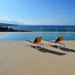 La Blanca & Ξενοδοχείο 4*