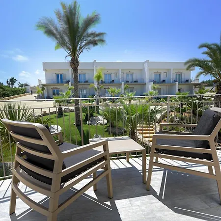 Hotel La Blanca & 4*