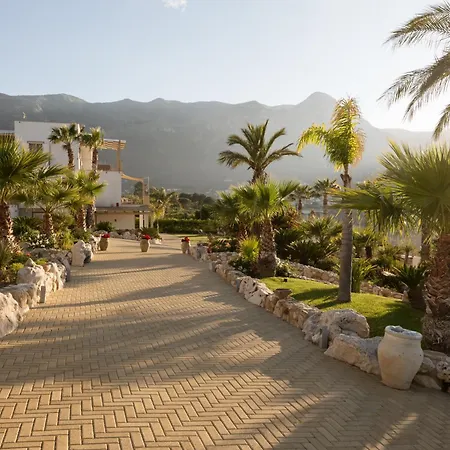 Hotel La Blanca & 4*