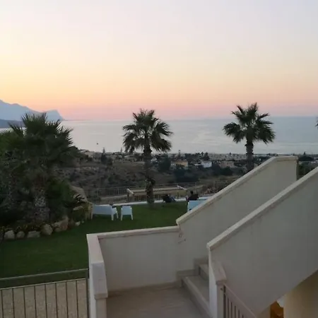 Hotel La Blanca &