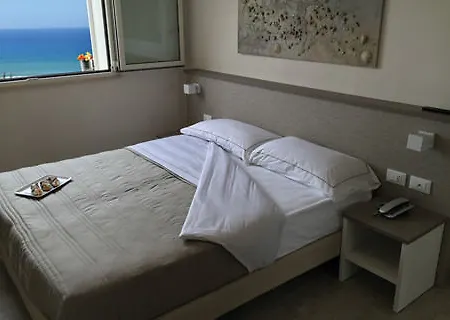 호텔 La Blanca & 4*