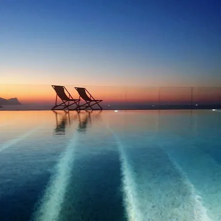 Hotel La Blanca & 4*