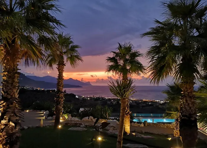 Отель La Blanca & 4*