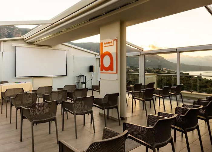 Отель La Blanca & 4*