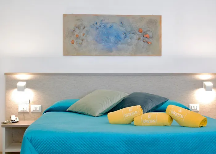 Отель La Blanca & 4*