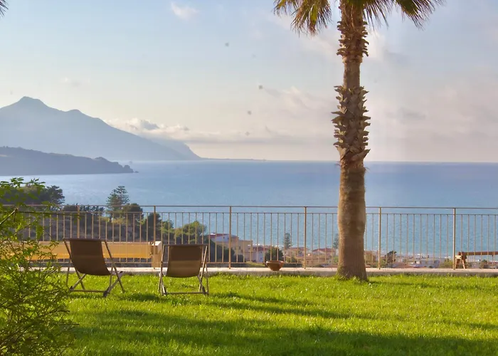 Отель La Blanca &